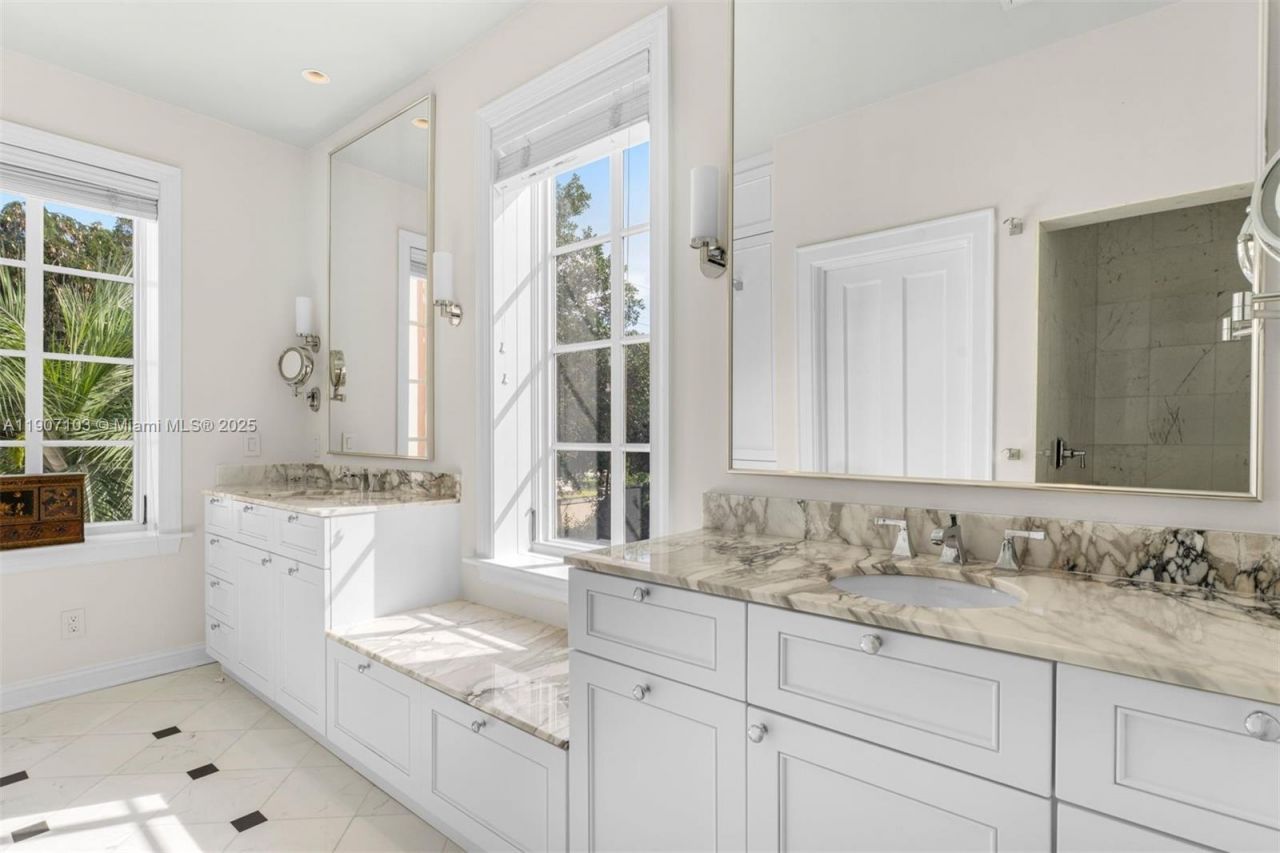 1004 Cotorro Ave, Coral Gables, FL 33146 Photo