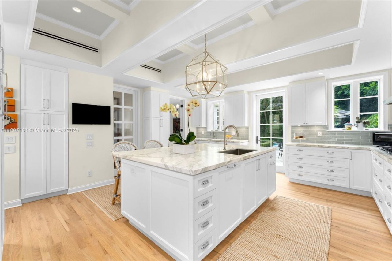 1004 Cotorro Ave, Coral Gables, FL 33146 Photo