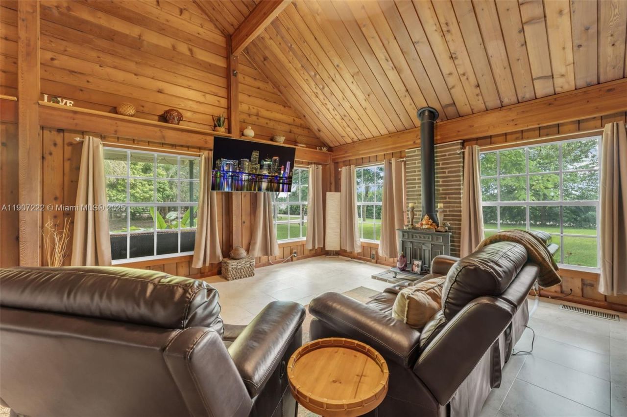 18895 SW 212th St, Miami, FL 33187 Photo