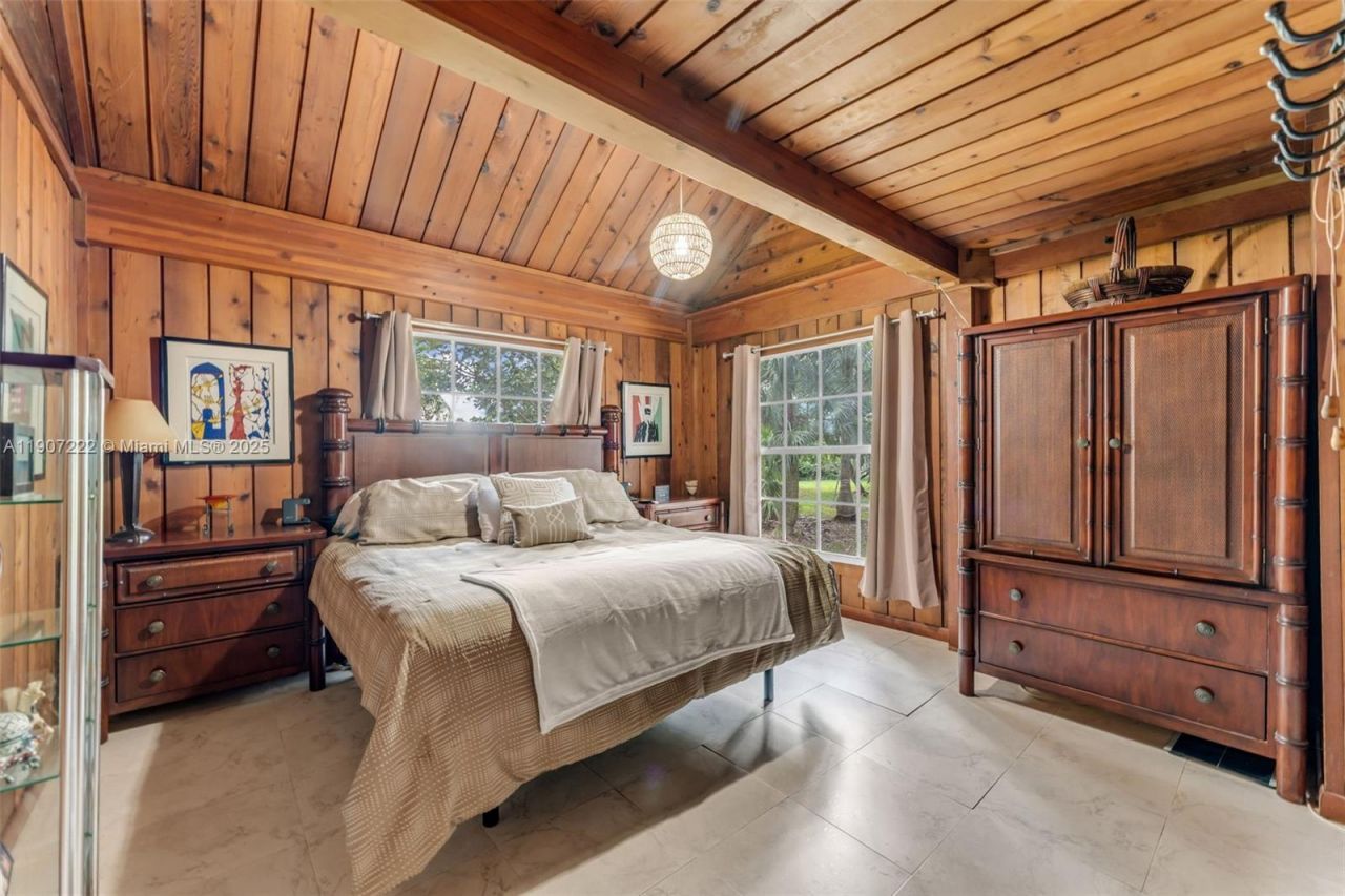 18895 SW 212th St, Miami, FL 33187 Photo