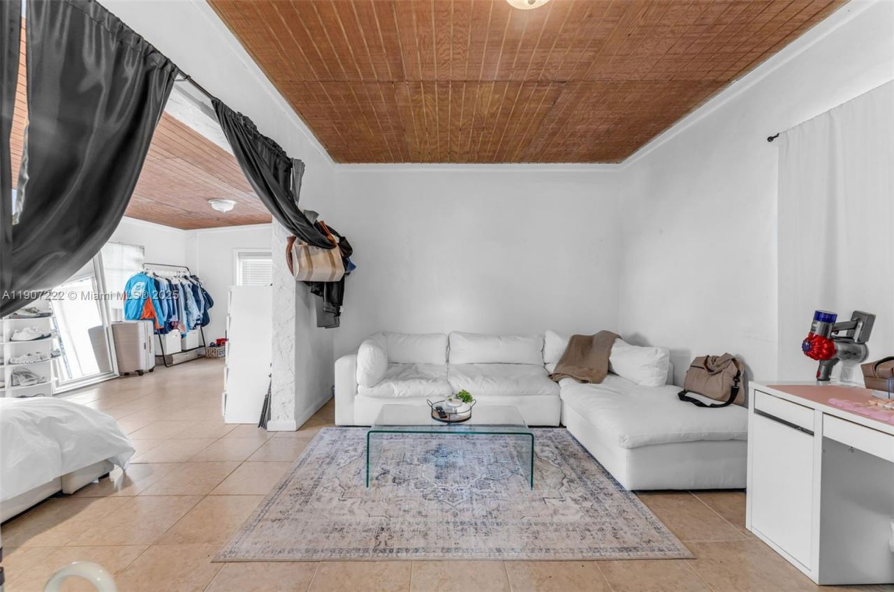 18895 SW 212th St, Miami, FL 33187 Photo