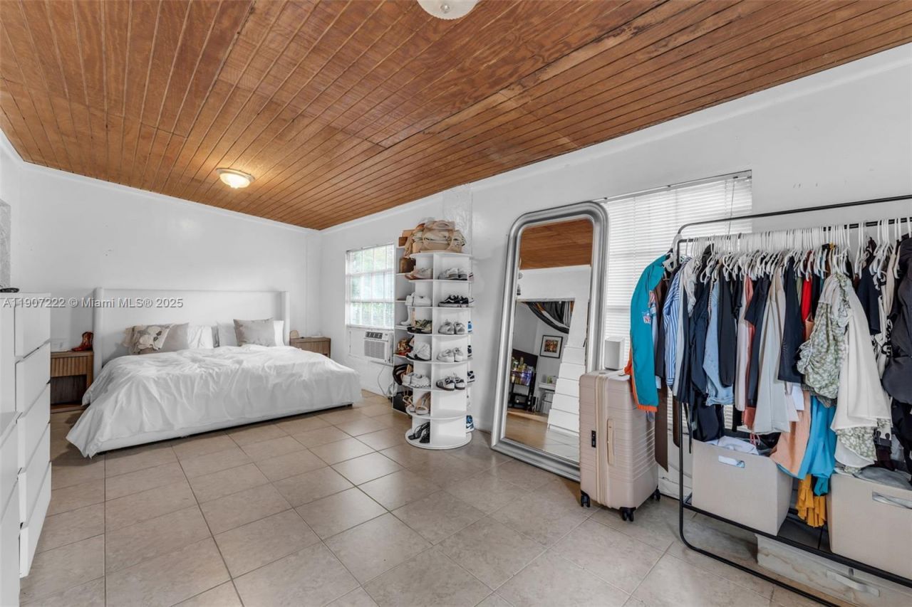 18895 SW 212th St, Miami, FL 33187 Photo