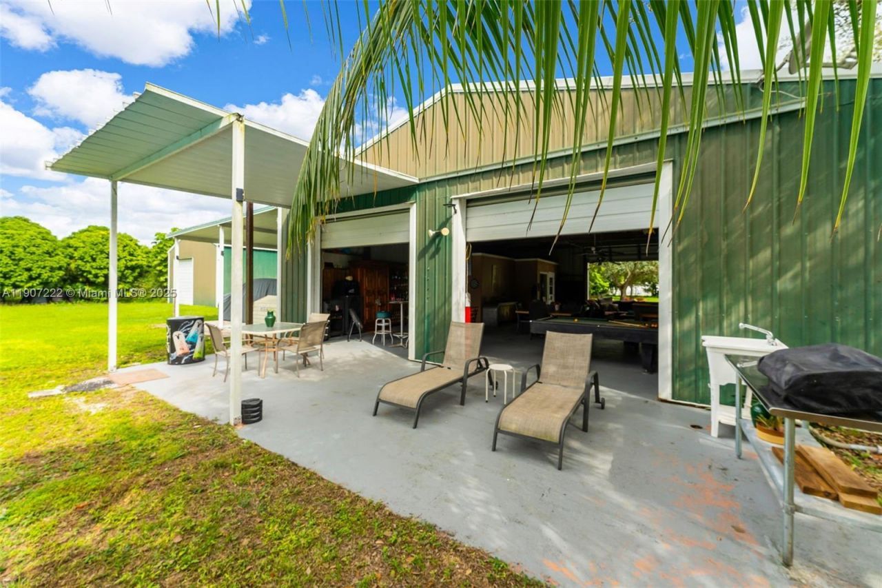 18895 SW 212th St, Miami, FL 33187 Photo