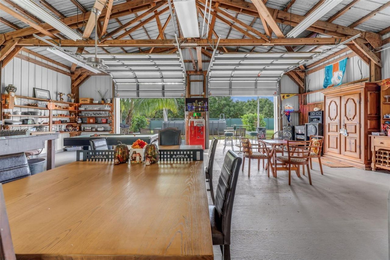 18895 SW 212th St, Miami, FL 33187 Photo