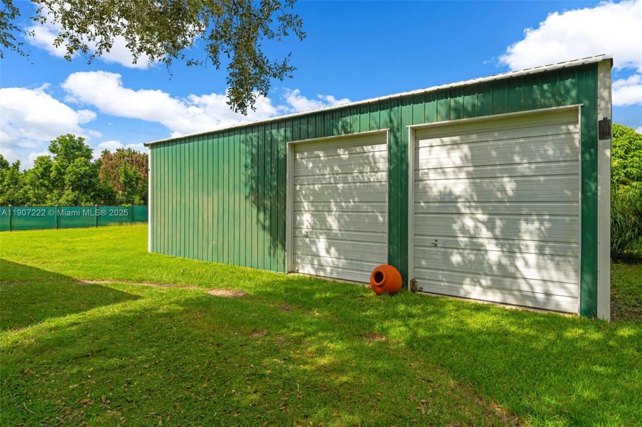 18895 SW 212th St, Miami, FL 33187 Photo