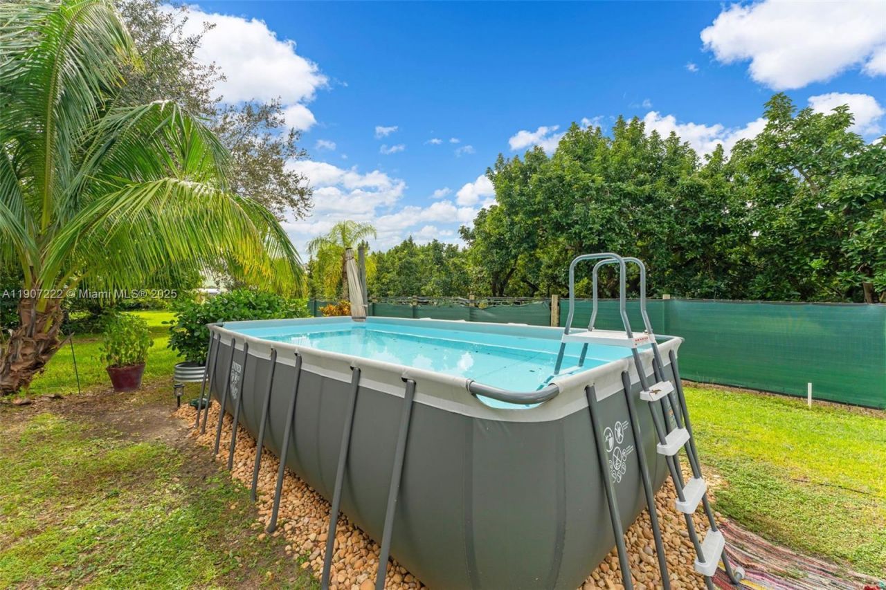 18895 SW 212th St, Miami, FL 33187 Photo