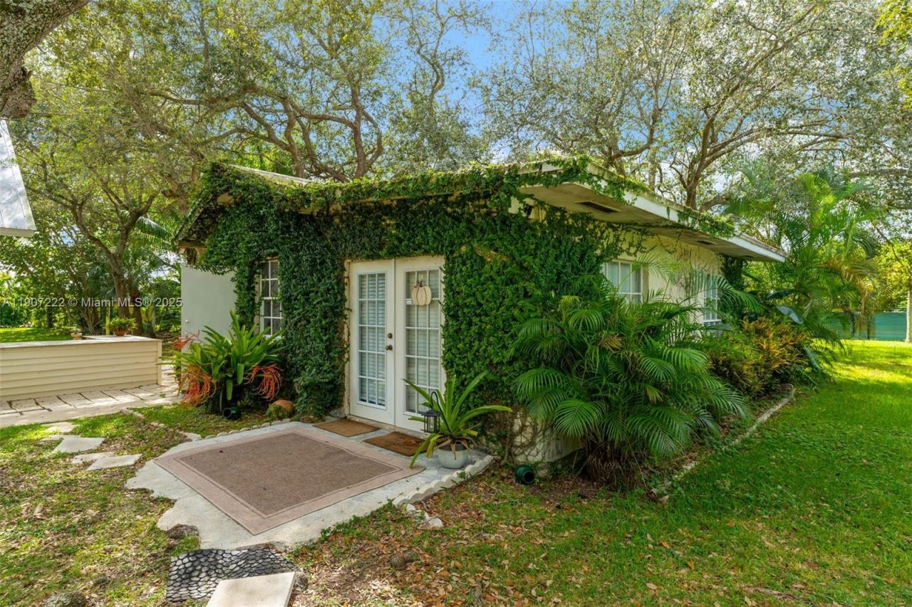 18895 SW 212th St, Miami, FL 33187 Photo