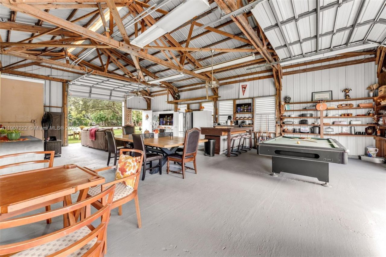 18895 SW 212th St, Miami, FL 33187 Photo