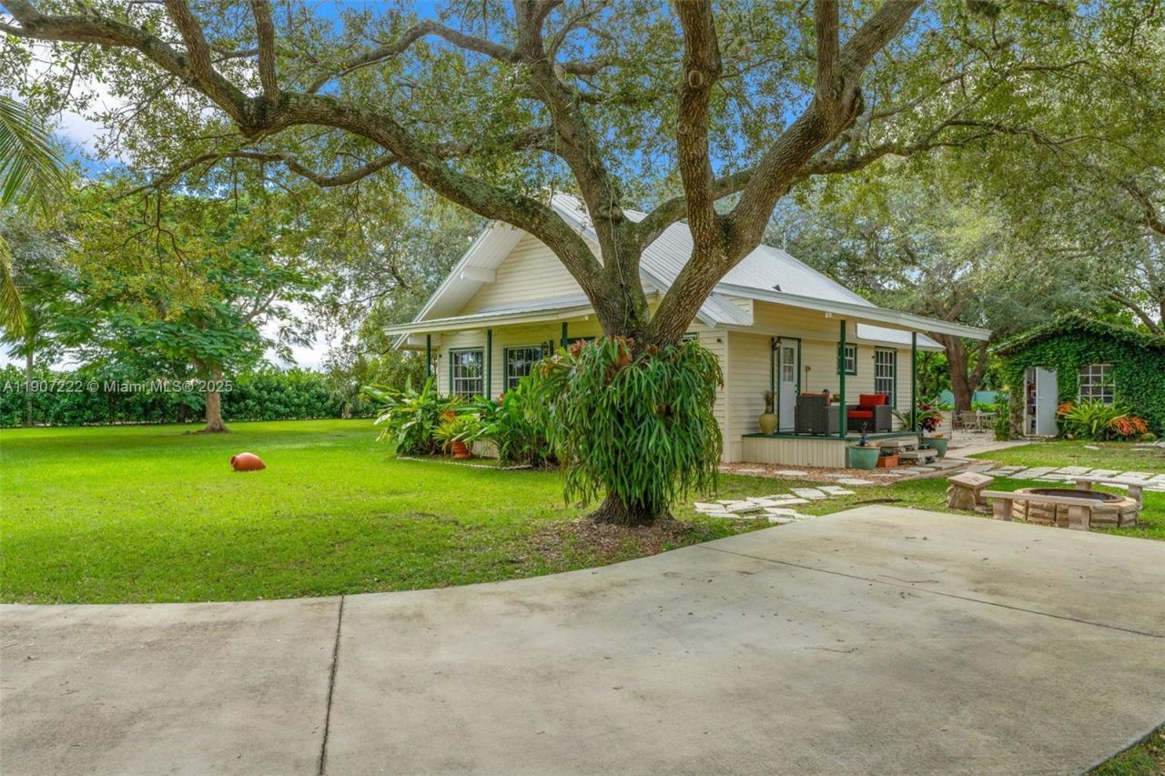 18895 SW 212th St, Miami, FL 33187 Photo