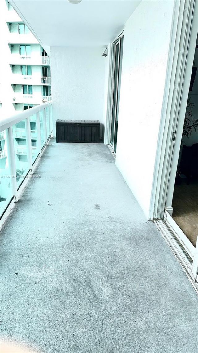1800 N Bayshore Dr, Unit 1906, Miami, FL 33132 Photo