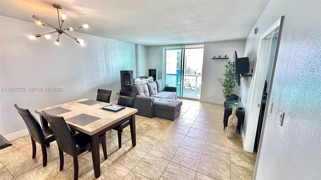 1800 N Bayshore Dr, Unit 1906, Miami, FL 33132 Photo
