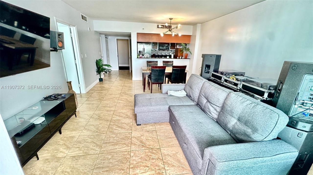 1800 N Bayshore Dr, Unit 1906, Miami, FL 33132 Photo