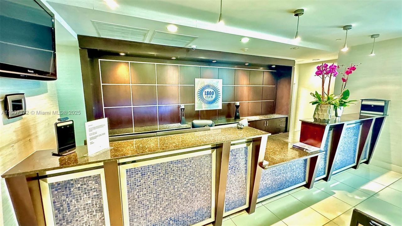 1800 N Bayshore Dr, Unit 1906, Miami, FL 33132 Photo