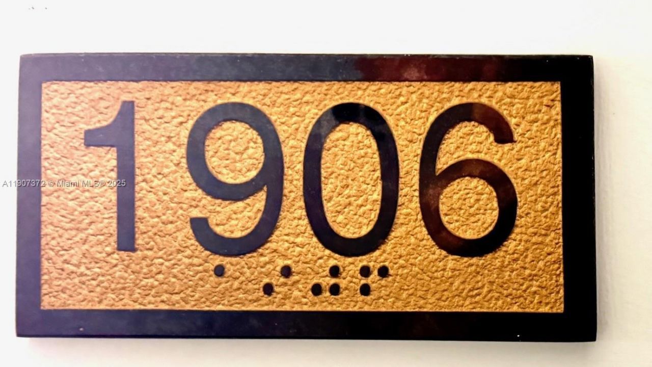 1800 N Bayshore Dr, Unit 1906, Miami, FL 33132 Photo