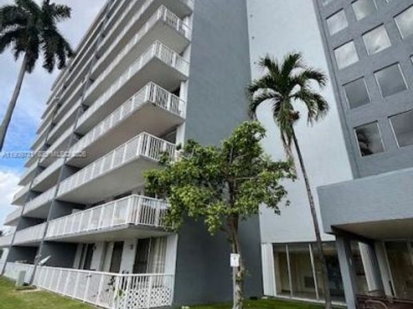 1800 NW 24th Ave, Unit 809, Miami, FL 33125