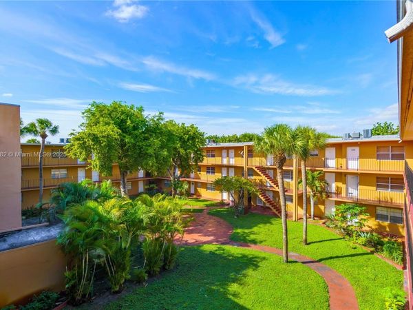 1330 W 54th St, Unit 302C, Hialeah, FL 33012