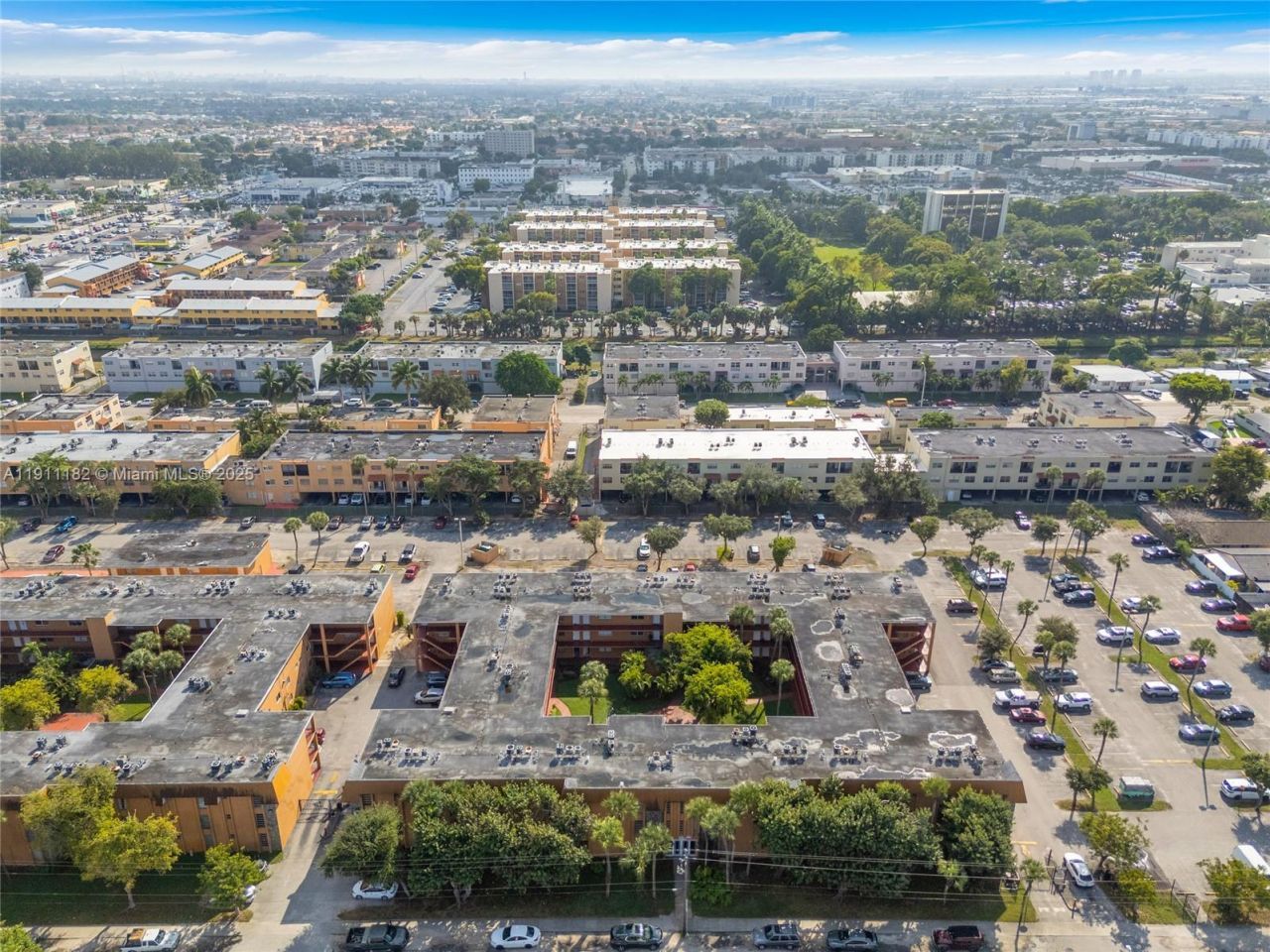 1330 W 54th St, Unit 302C, Hialeah, FL 33012 Photo