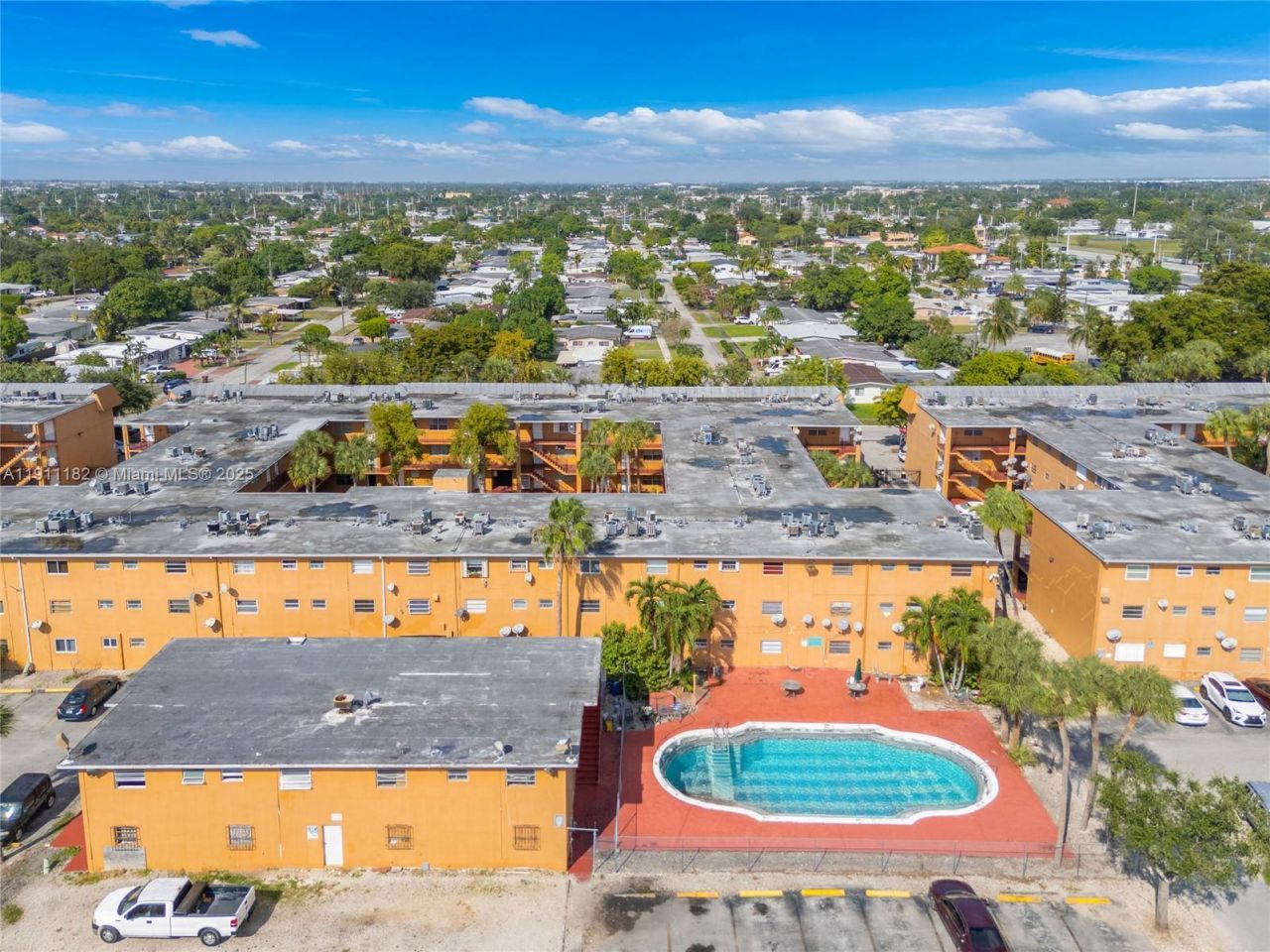 1330 W 54th St, Unit 302C, Hialeah, FL 33012 Photo