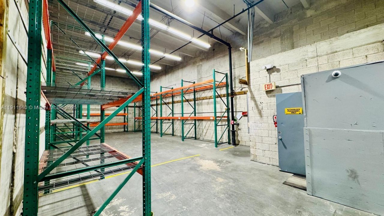 7955 NW 64th St, Medley, FL 33166 Photo