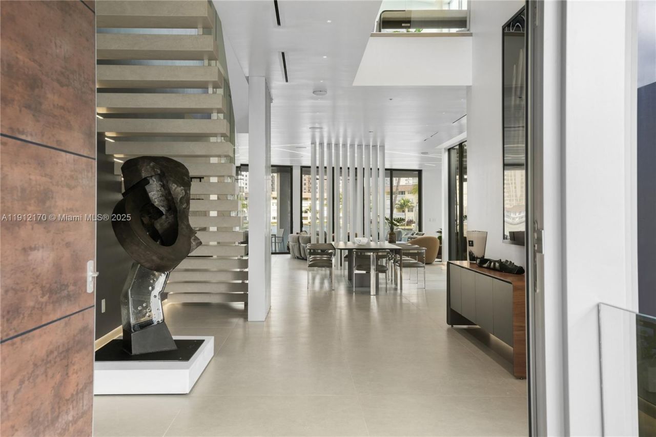 501 Palm Dr, Hallandale Beach, FL 33009 Photo