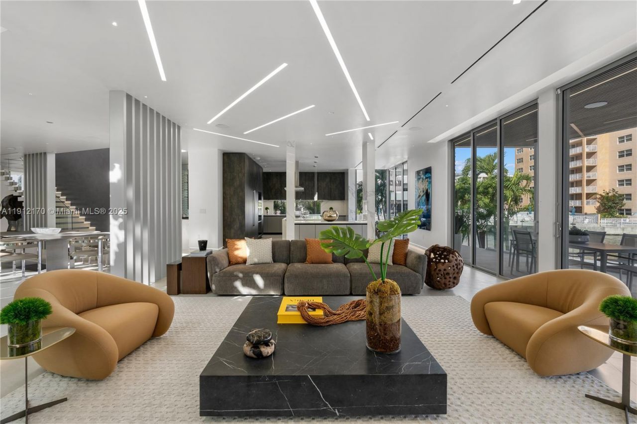 501 Palm Dr, Hallandale Beach, FL 33009 Photo