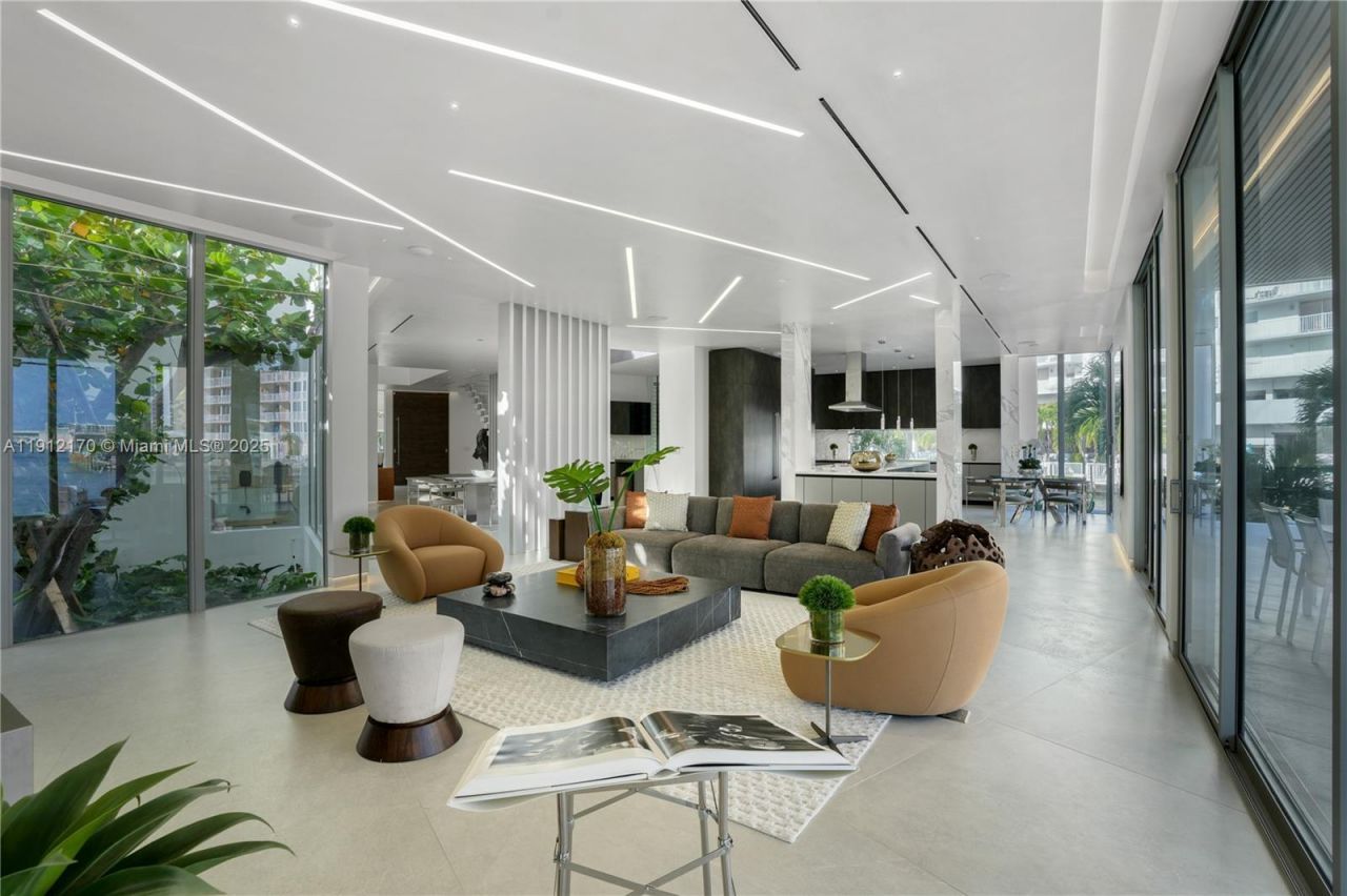 501 Palm Dr, Hallandale Beach, FL 33009 Photo