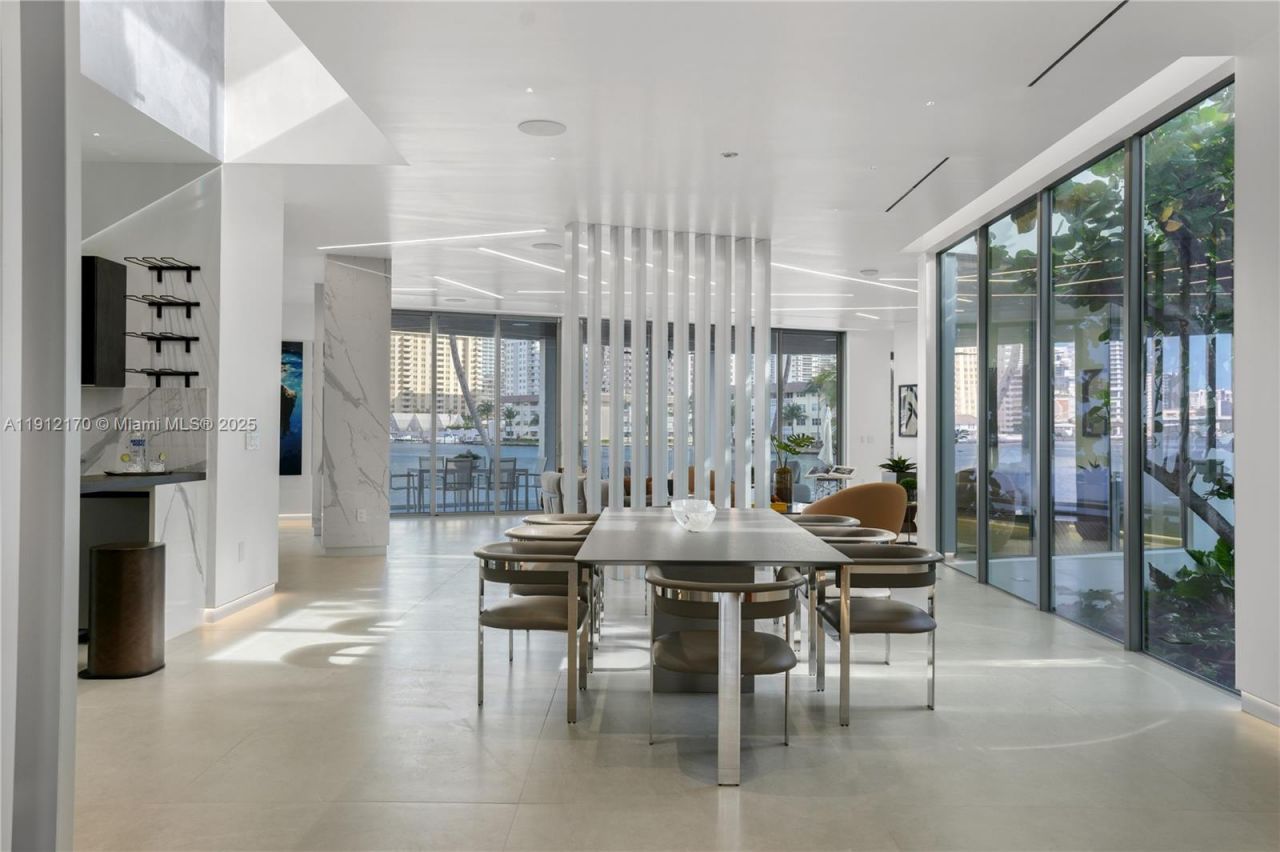 501 Palm Dr, Hallandale Beach, FL 33009 Photo