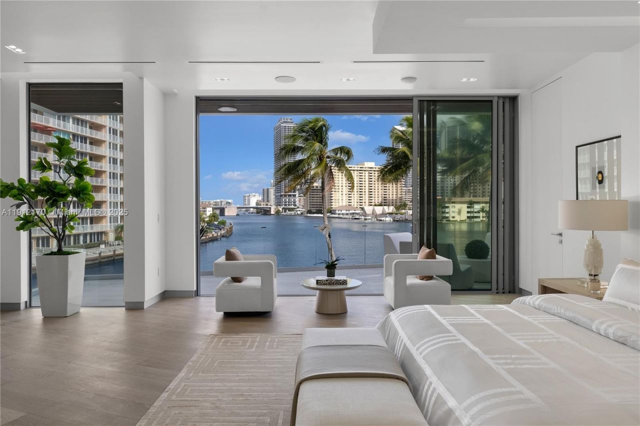 501 Palm Dr, Hallandale Beach, FL 33009 Photo