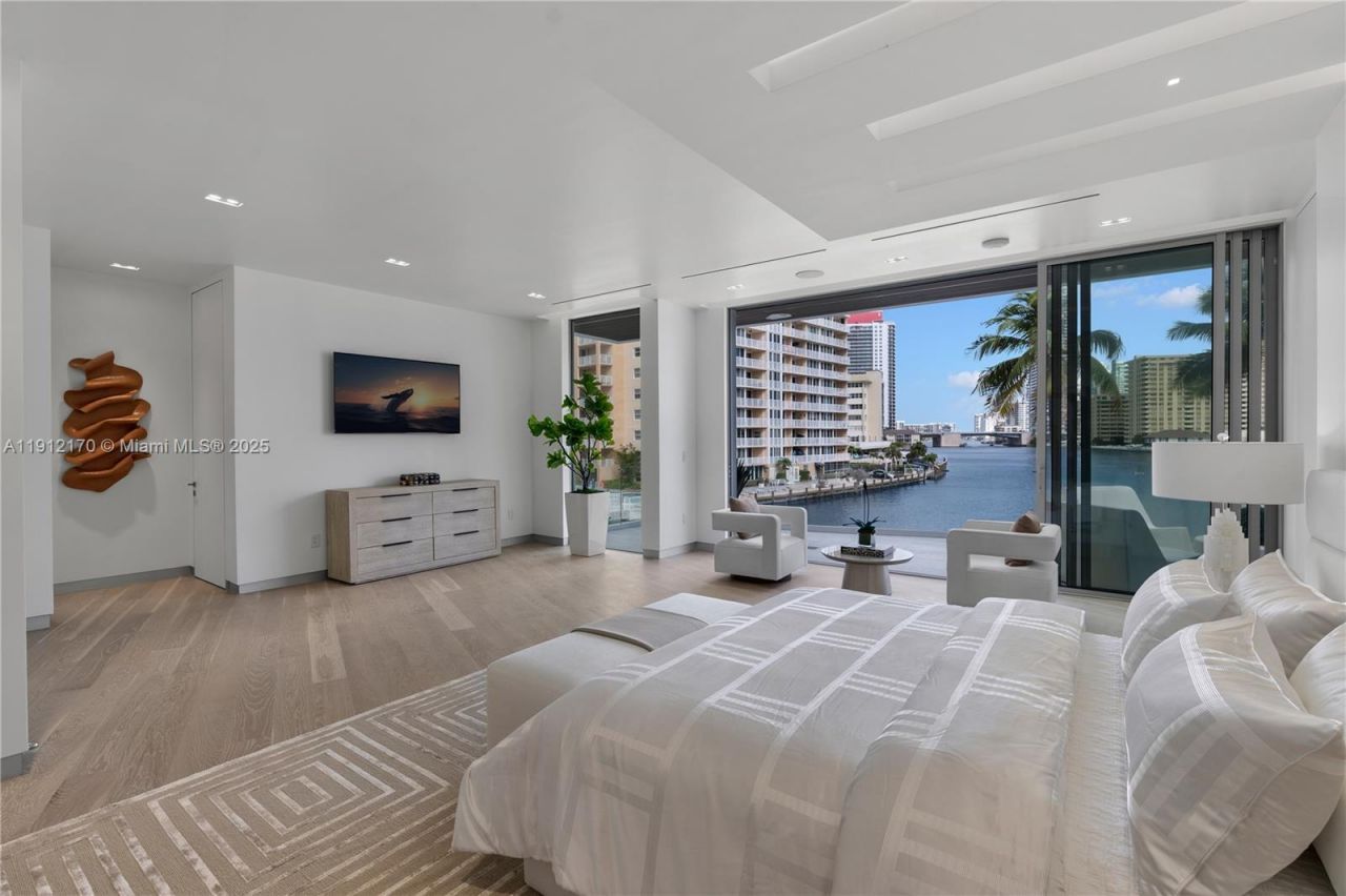 501 Palm Dr, Hallandale Beach, FL 33009 Photo