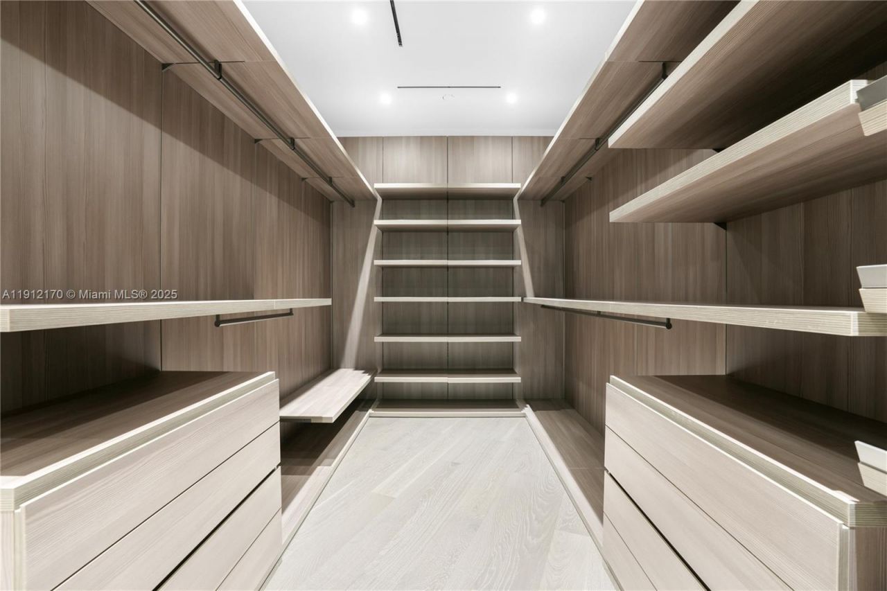 501 Palm Dr, Hallandale Beach, FL 33009 Photo