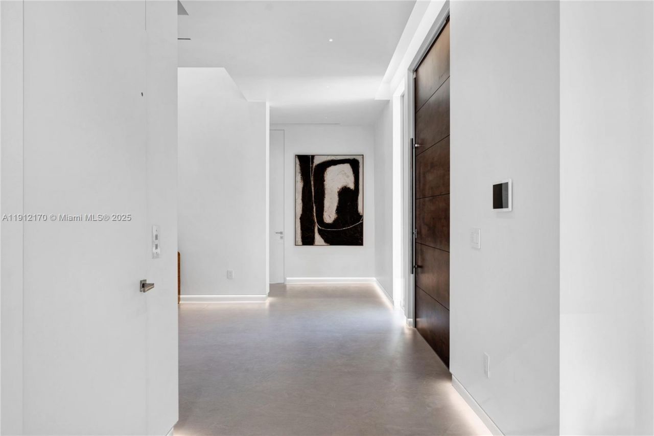 501 Palm Dr, Hallandale Beach, FL 33009 Photo