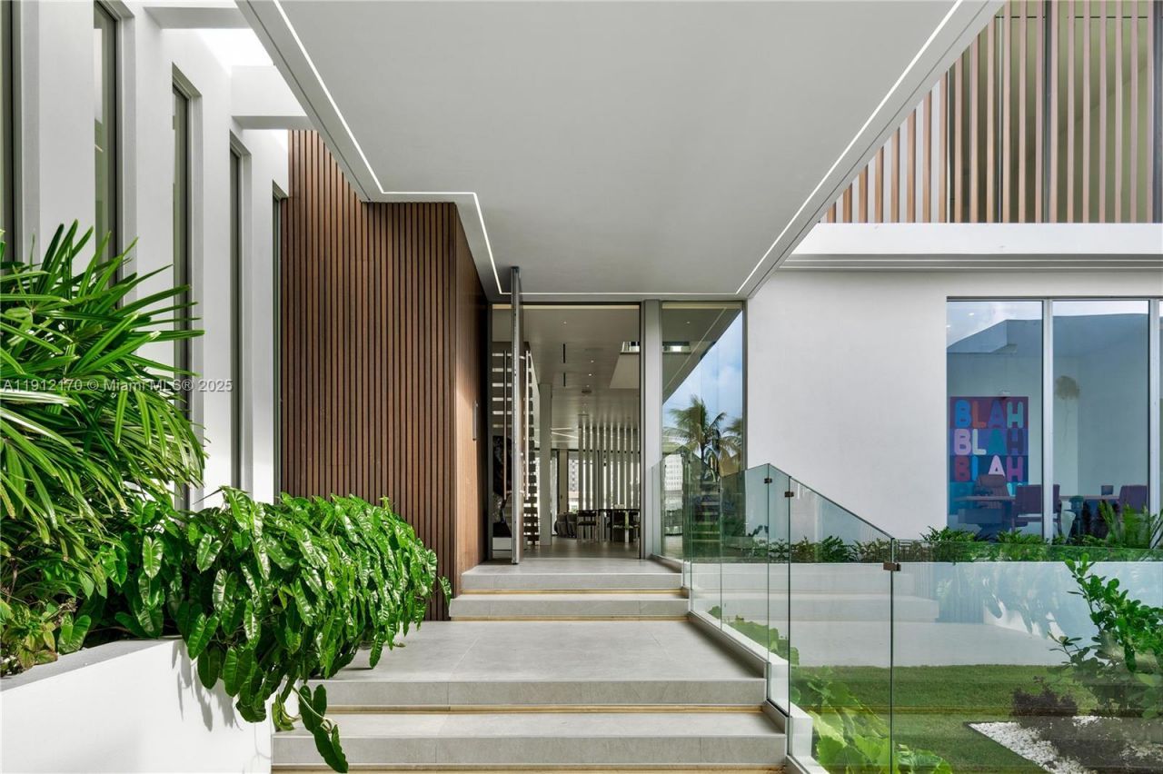 501 Palm Dr, Hallandale Beach, FL 33009 Photo