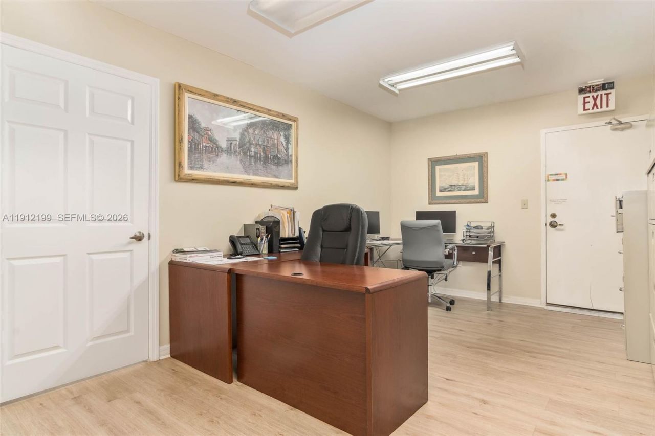 11120 N Kendall Dr, Unit 201, Miami, FL 33176 Photo