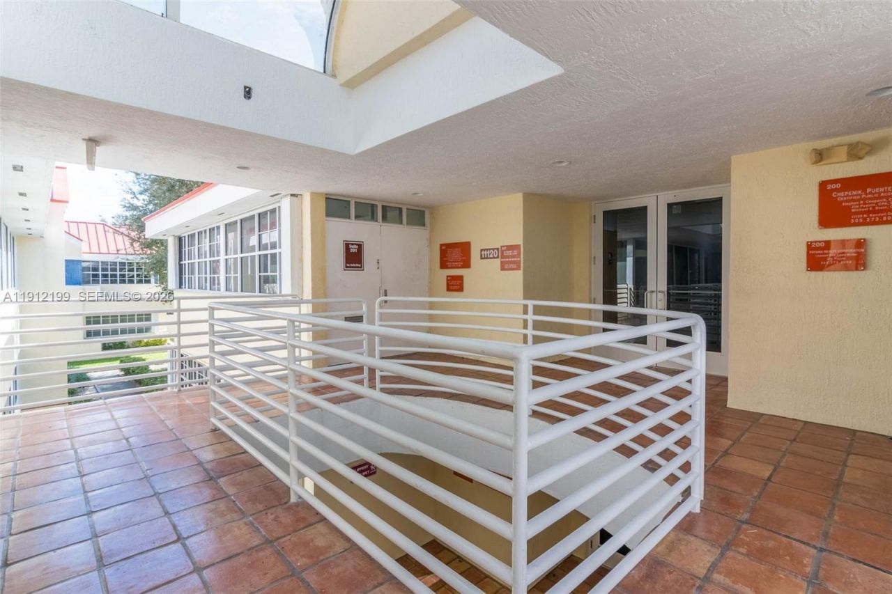 11120 N Kendall Dr, Unit 201, Miami, FL 33176 Photo