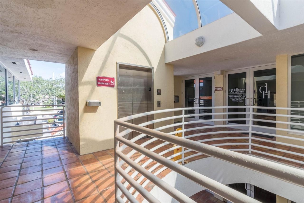 11120 N Kendall Dr, Unit 201, Miami, FL 33176 Photo