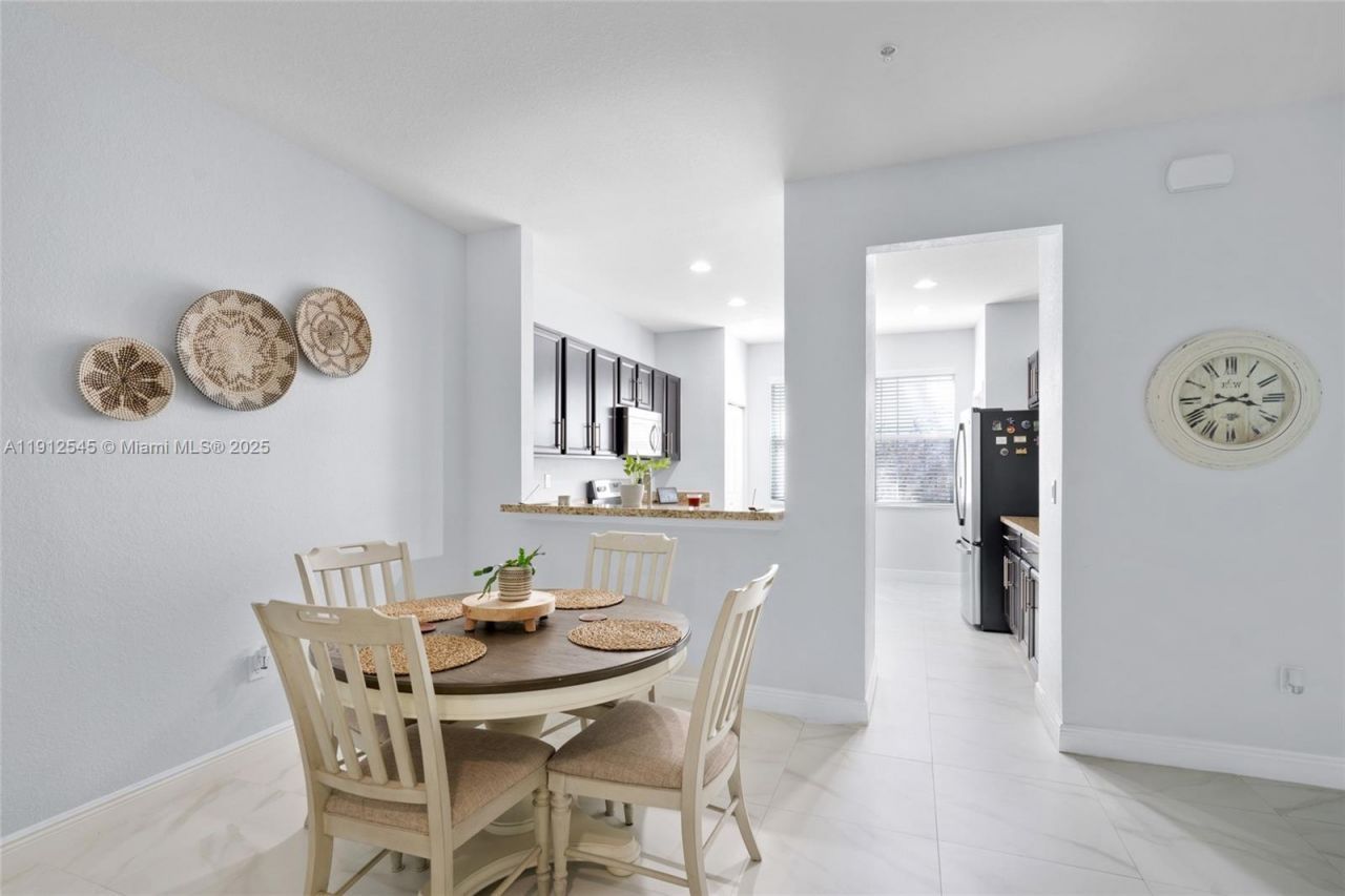 2565 SW 119th Ter, Miramar, FL 33025 Photo