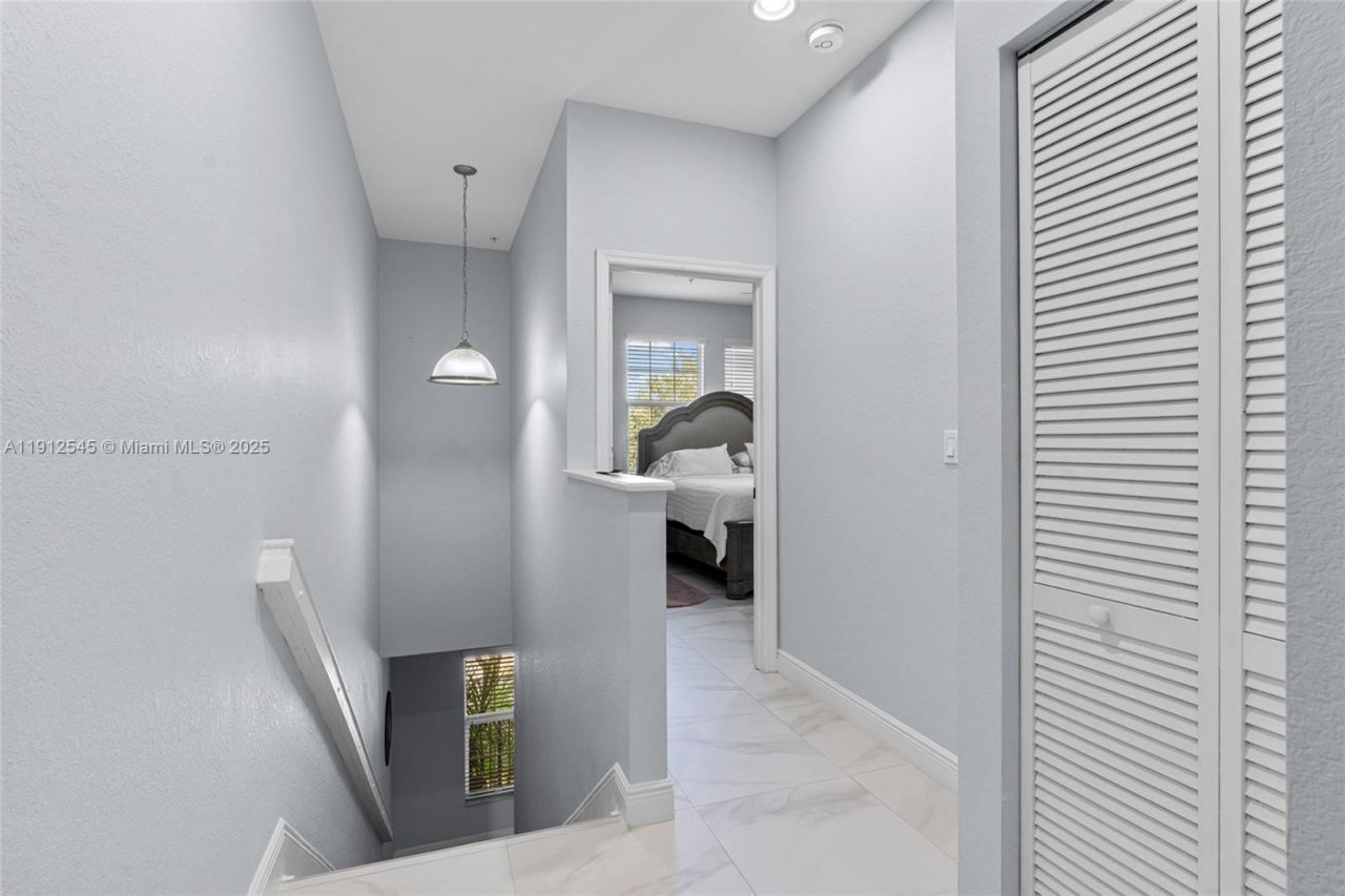 2565 SW 119th Ter, Miramar, FL 33025 Photo