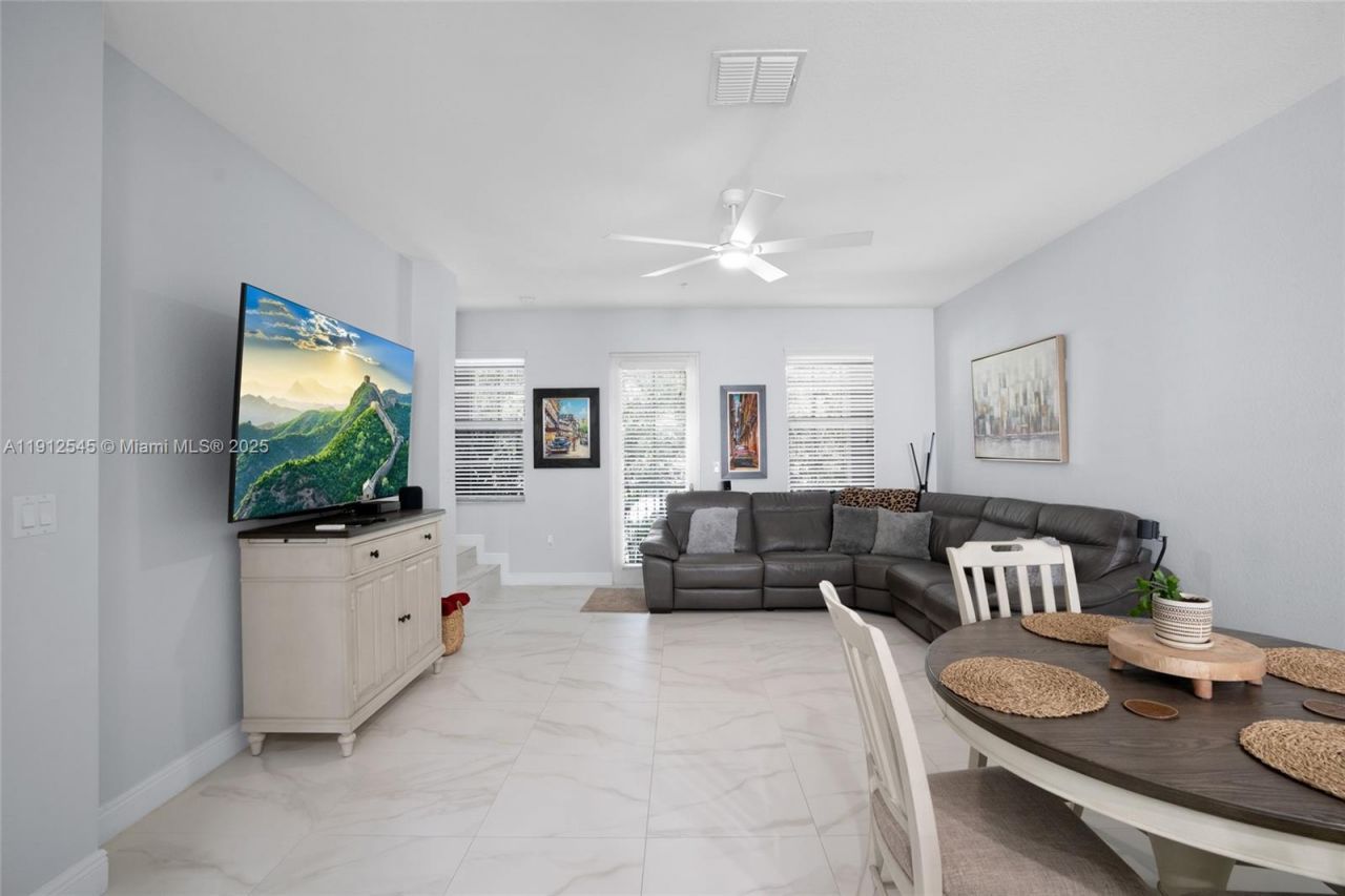 2565 SW 119th Ter, Miramar, FL 33025 Photo