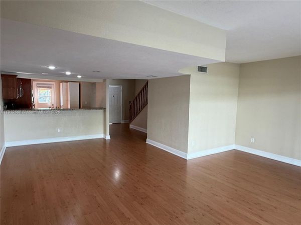 3745 NE 171st St, Unit 40, North Miami Beach, FL 33160