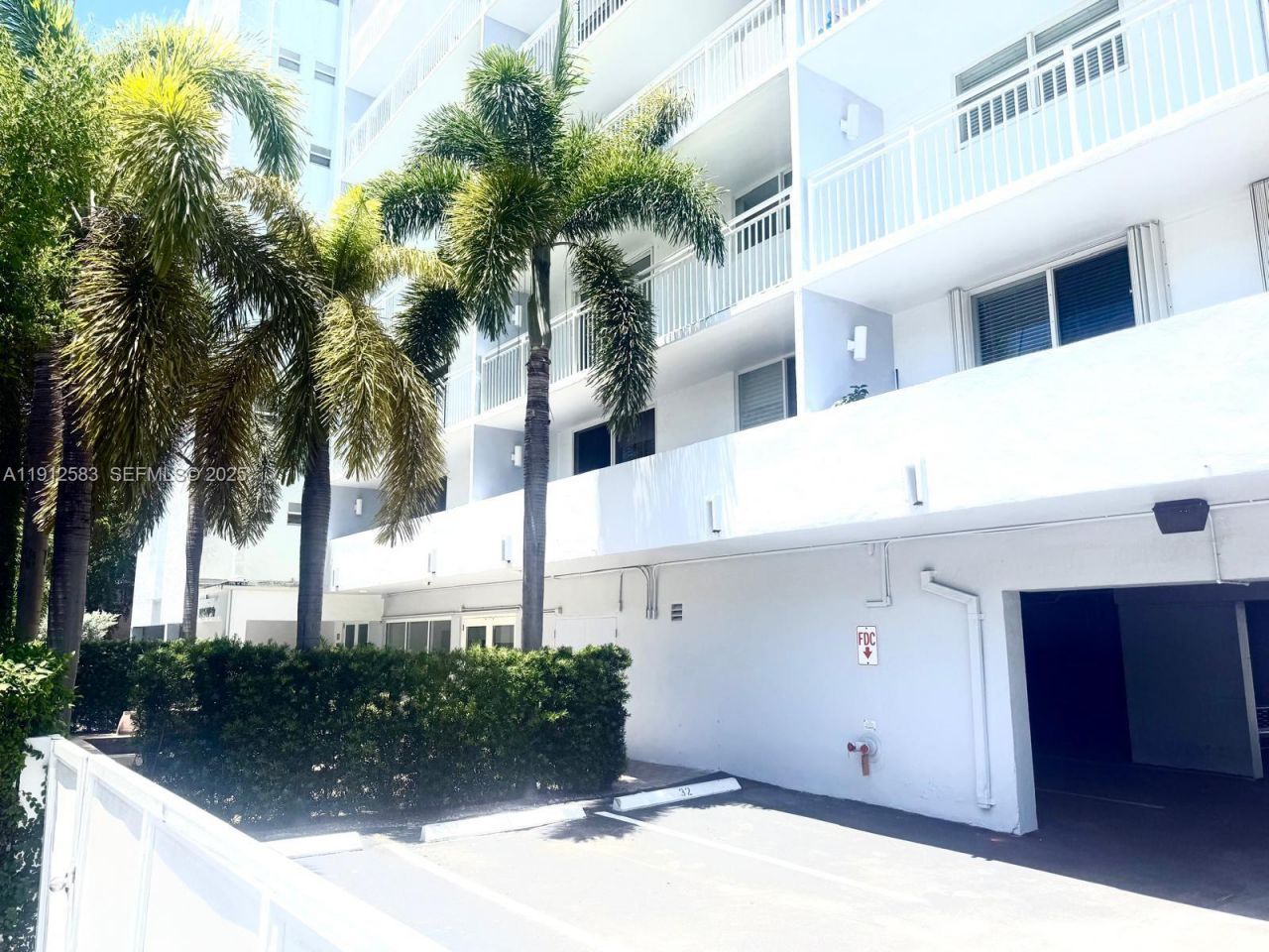 1045 10th St, Unit 206, Miami Beach, FL 33139 Photo