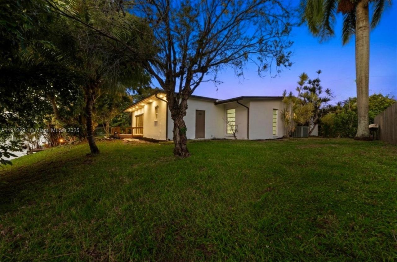 1905 NW 62nd Ter, Margate, FL 33063 Photo