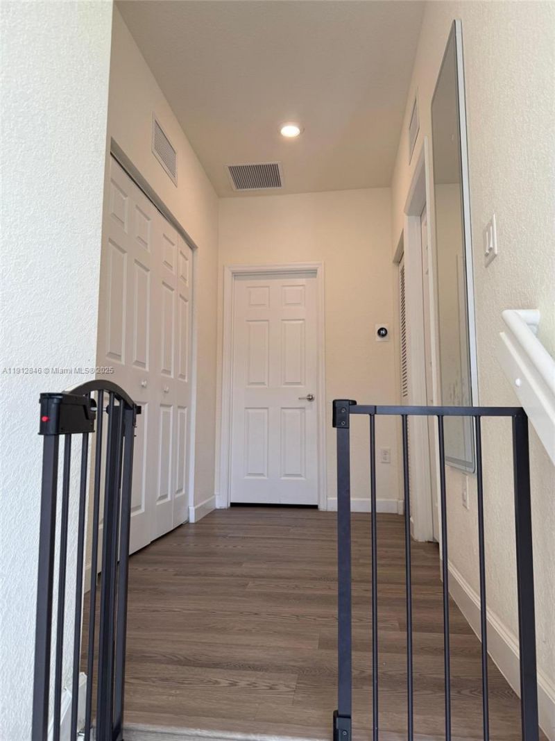 10009 W 32nd Ln, Hialeah, FL 33018 Photo