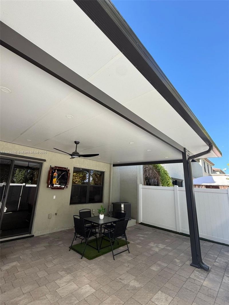 10009 W 32nd Ln, Hialeah, FL 33018 Photo