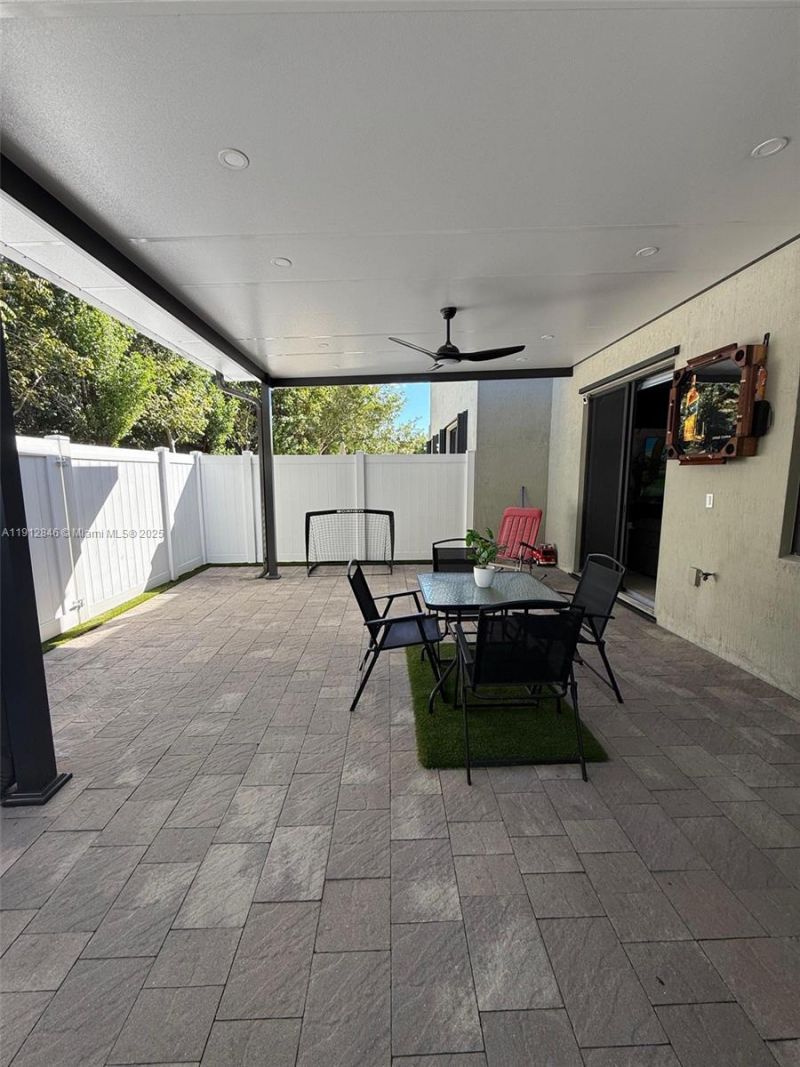 10009 W 32nd Ln, Hialeah, FL 33018 Photo