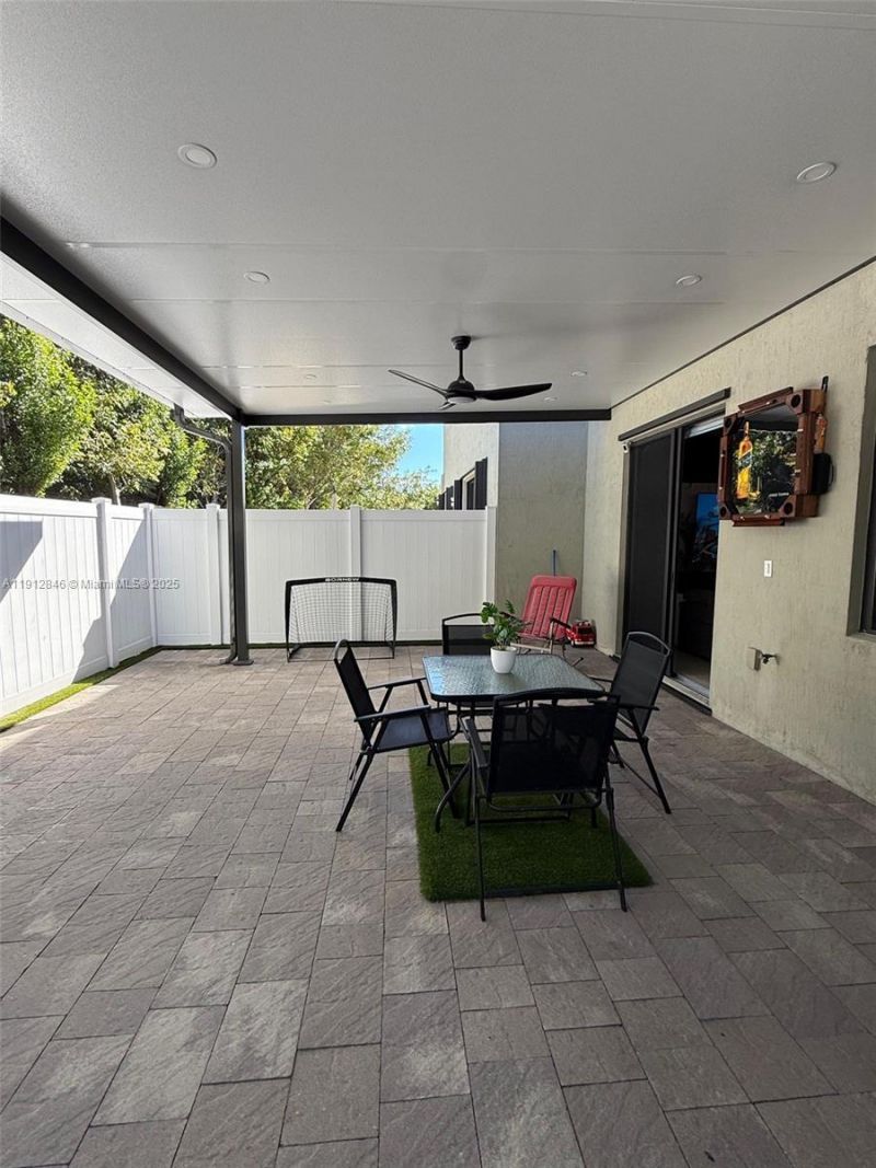 10009 W 32nd Ln, Hialeah, FL 33018 Photo