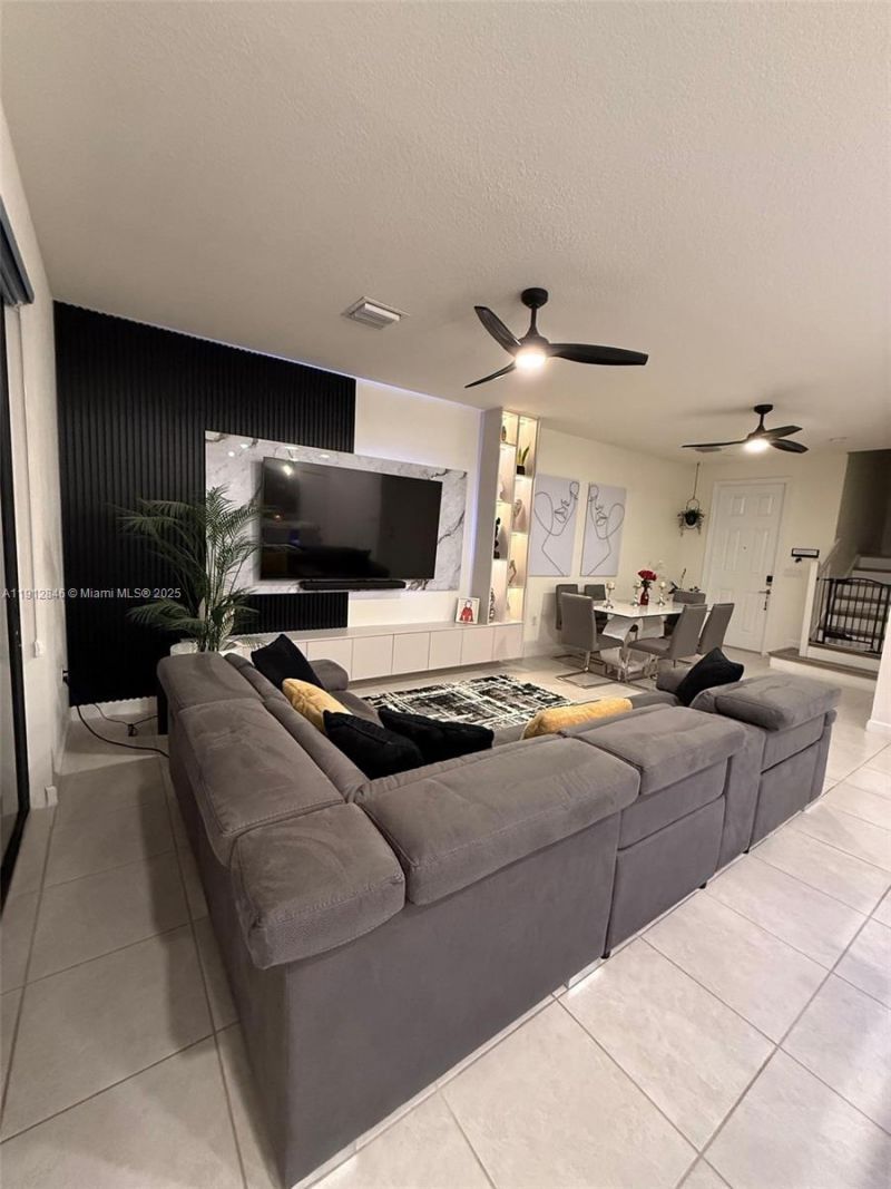 10009 W 32nd Ln, Hialeah, FL 33018 Photo