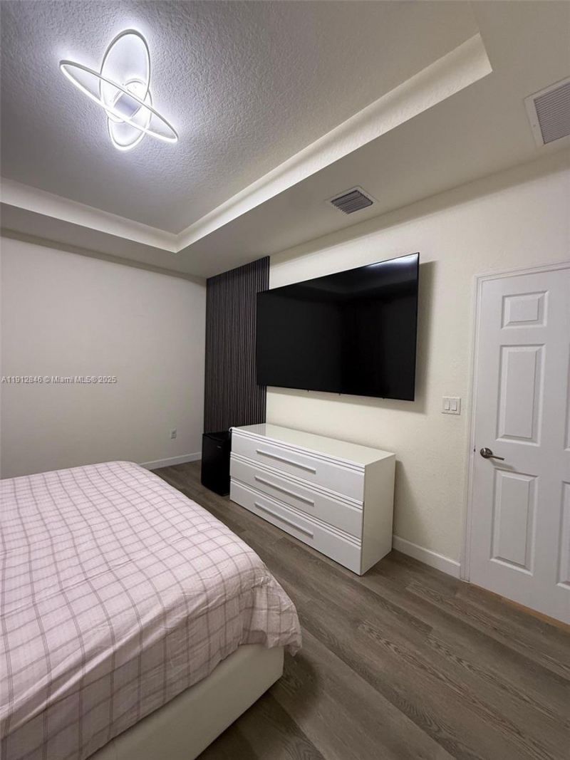 10009 W 32nd Ln, Hialeah, FL 33018 Photo