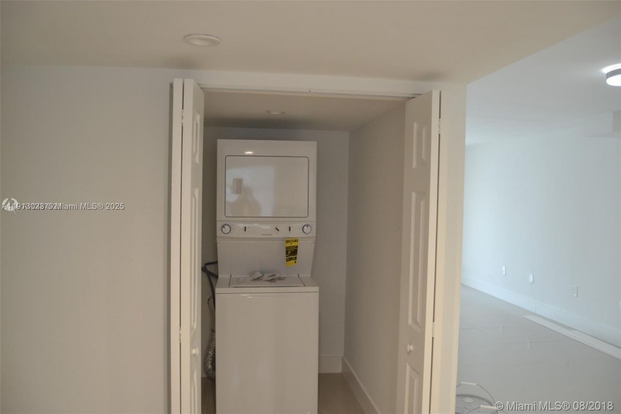 9375 Fontainebleau Blvd, Unit L122, Miami, FL 33172 Photo