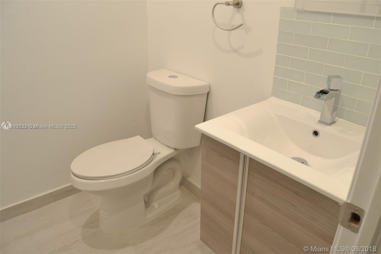 9375 Fontainebleau Blvd, Unit L122, Miami, FL 33172 Photo