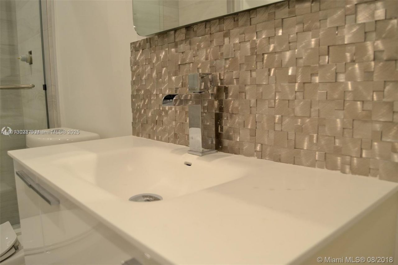 9375 Fontainebleau Blvd, Unit L122, Miami, FL 33172 Photo